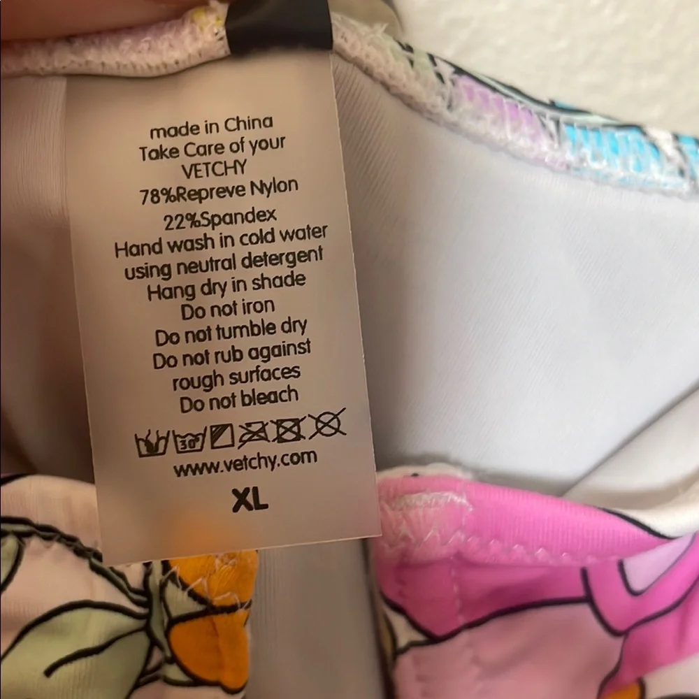 VETCHY Montego Underwire Floral Swimsuit - with Removable Belt - Picture 11 of 14